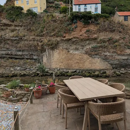 Tatil Evi The Yellow Door Cottage, Beckside, *